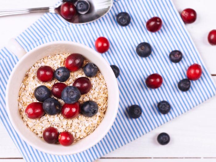 Porridge con frutos rojos